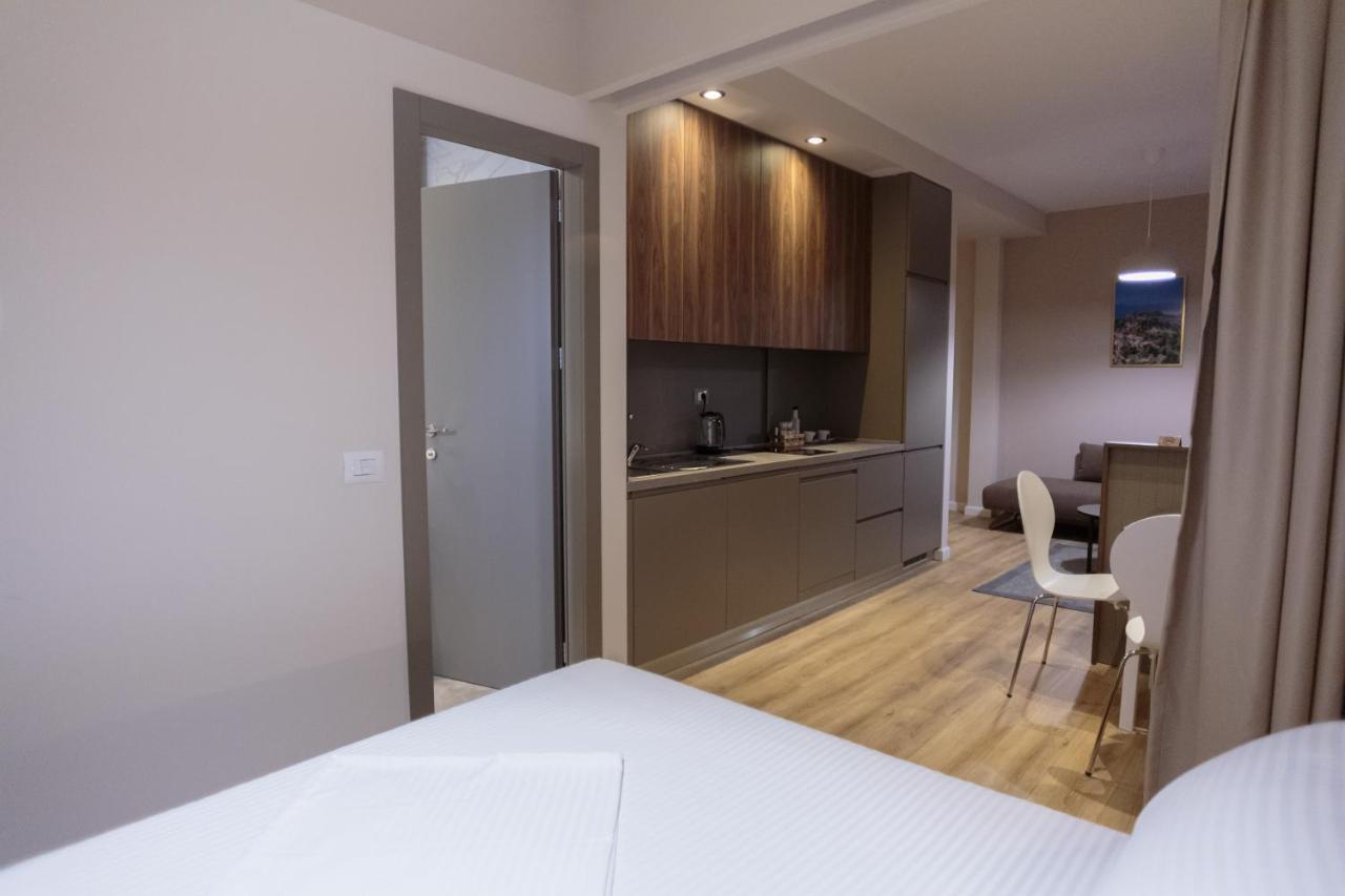 Porta Apartament Вльора Екстер'єр фото