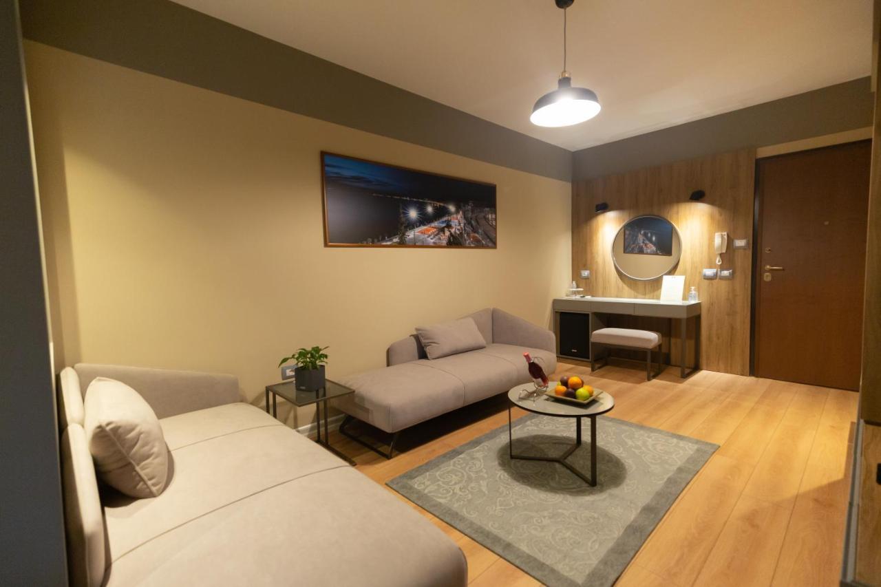 Porta Apartament Вльора Екстер'єр фото